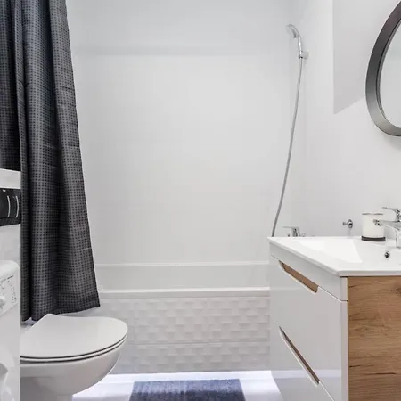 Chill Airport Apartment