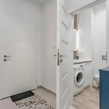 Chill Airport Apartment Warsaw